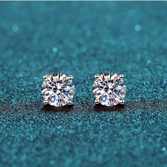 4 CARAT MOISSANITE STUD EARRINGS - Picture 2 of 10